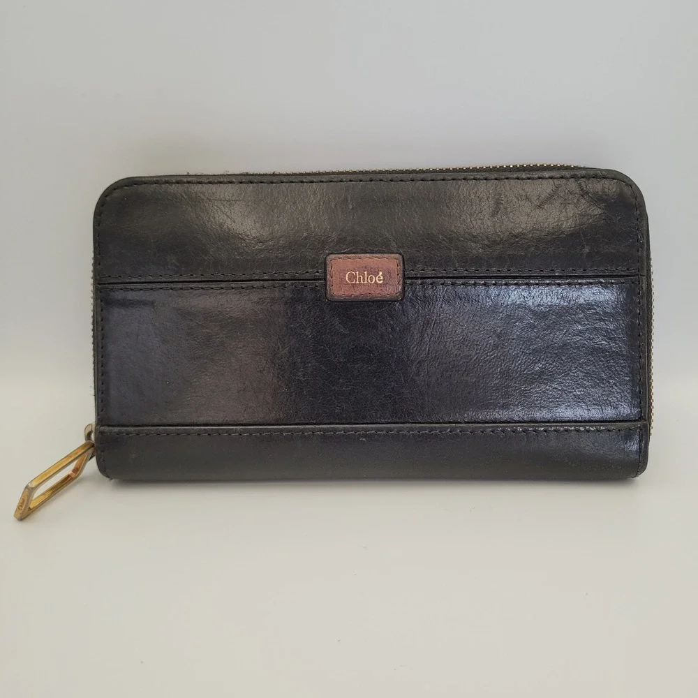 Chloe Black Leather Zip Around Long Wallet Gold Hardware Logo Plaque Large Quali